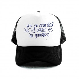 voy en chandal gorra