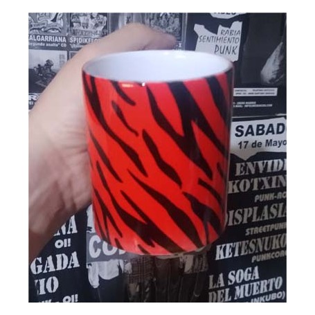 Estampado rojo negro taza